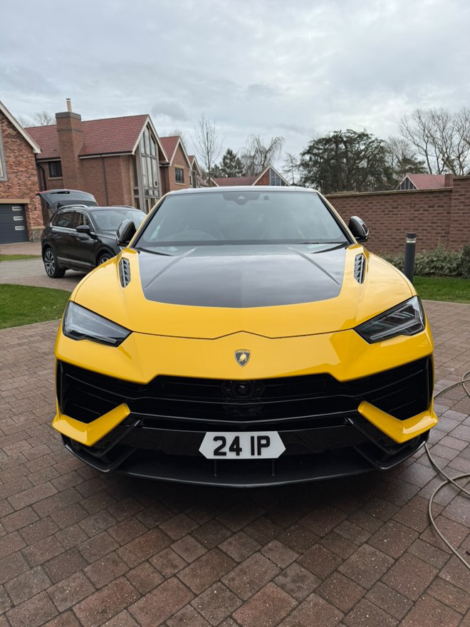 Is it easy to notice a fake 4D number plate?