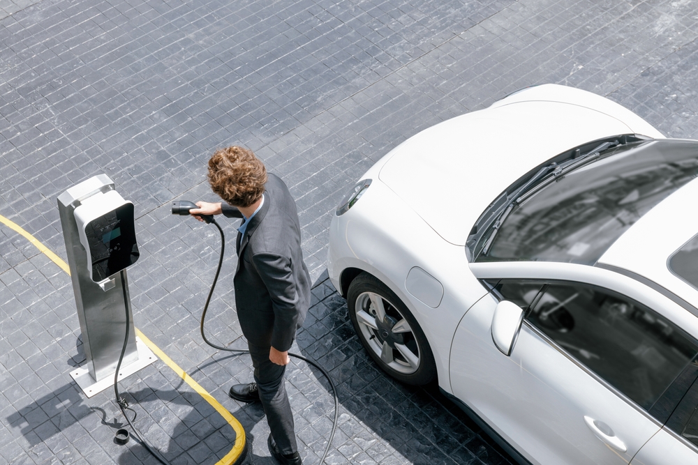 Pros and Cons of Electric Cars