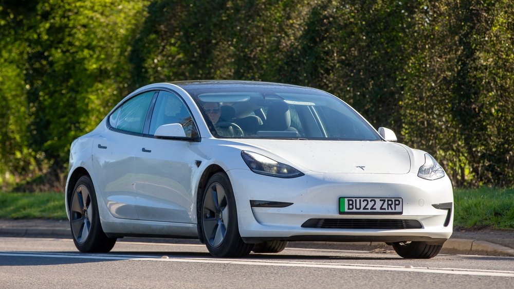 Why Choose Number Plate Clinic for EV and Hybrid Plates?