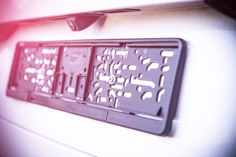 Are 4D Plates Easy to Remove?